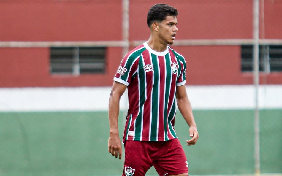 Julio Fidélis em campo pelo Fluminense no Carioca Sub-20, contra o Vasco