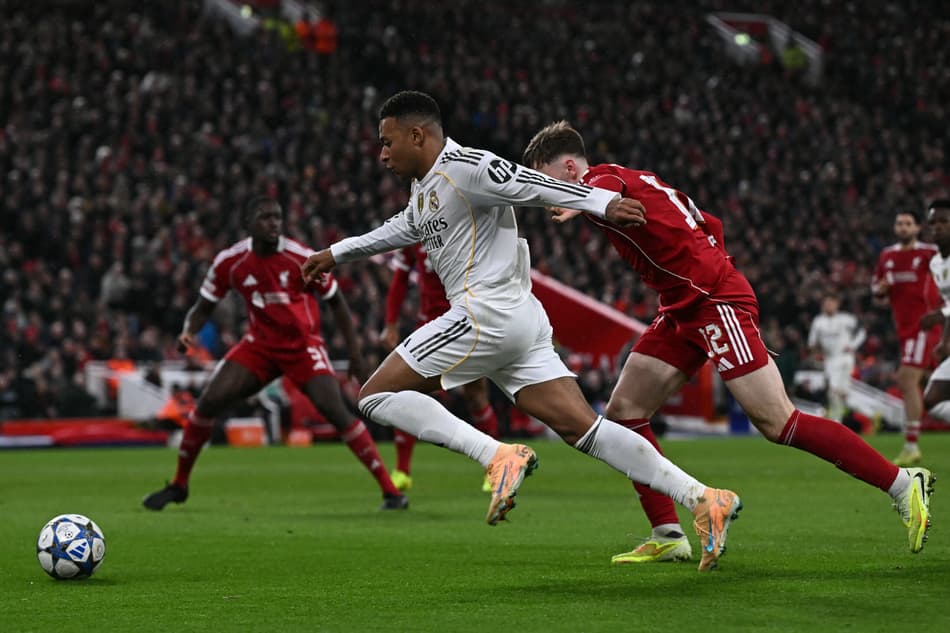 Mbappé em velocidade no duelo contra Liverpool
