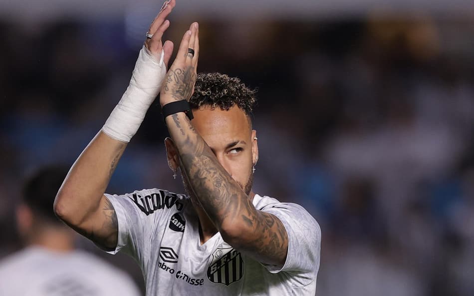 Neymar Jr jogador do Santos durante aquecimento antes da partida contra o Palmeiras (Foto: Ettore Chiereguini/AGIF/Gazeta Press)