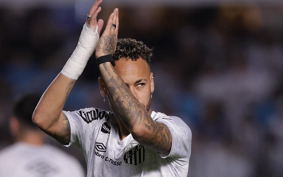 Neymar Jr jogador do Santos durante aquecimento antes da partida contra o Palmeiras (Foto: Ettore Chiereguini/AGIF/Gazeta Press)