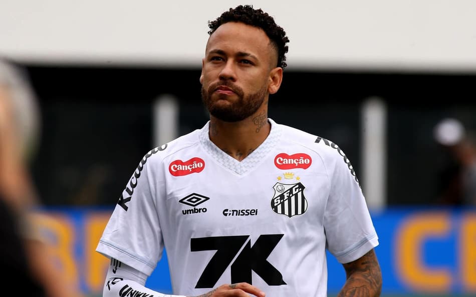 Neymar Jr jogador do Santos durante partida contra o Fortaleza no estadio Vila Belmiro pelo campeonato Brasileiro A 2025.