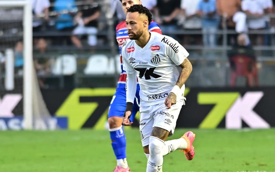 Neymar Jr jogador do Santos durante partida contra o Fortaleza