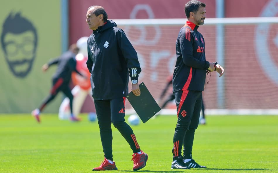 Ramón Díaz e Emiliano Díaz, técnico e auxiliar do Internacional