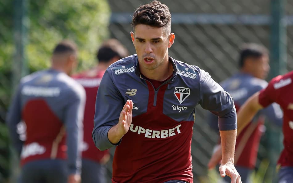 Oscar virou caso de atenção e seu futuro começou a ser discutido (Foto: Rubens Chiri / São Paulo FC)