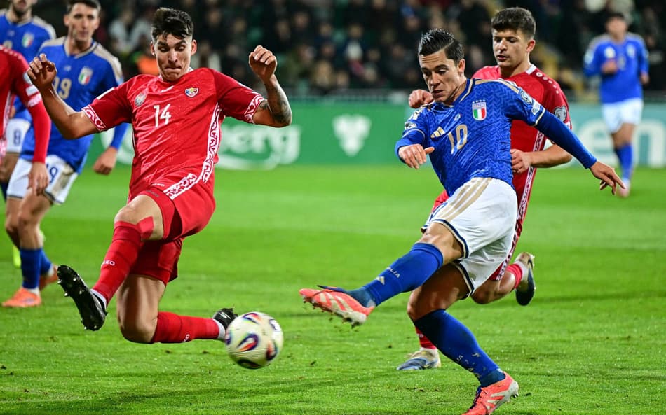 Raspadori em ação pela Itália contra a Moldávia, pelas Eliminatórias da Europa