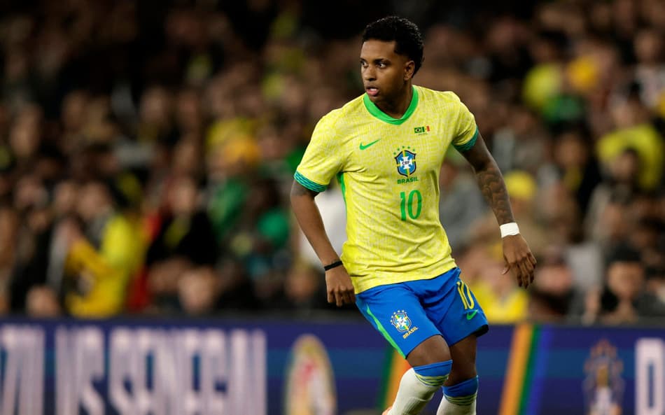 Rodrygo em ação pela Seleção Brasileira contra o Senegal