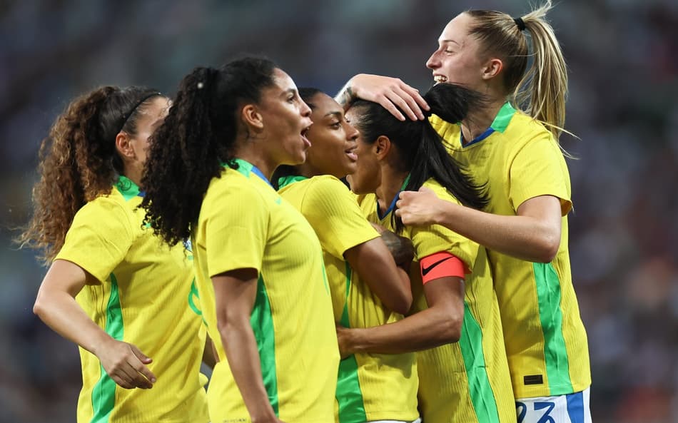 Seleção feminina comemora gol contra a França. (Foto: Livia Villas Boas / CBF)