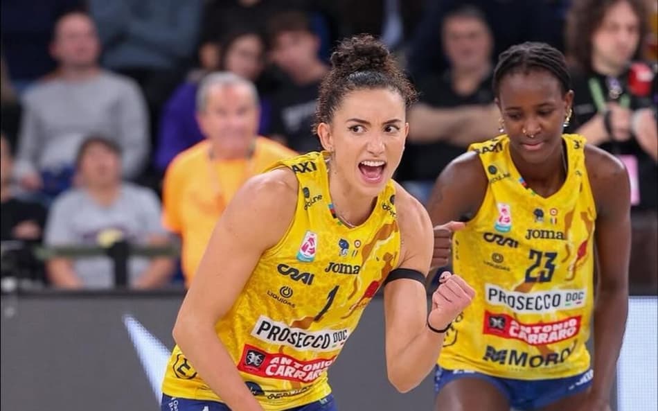 Gabi Guimarães em ação pelo Conegliano (Foto: Reprodução/ Instagram)