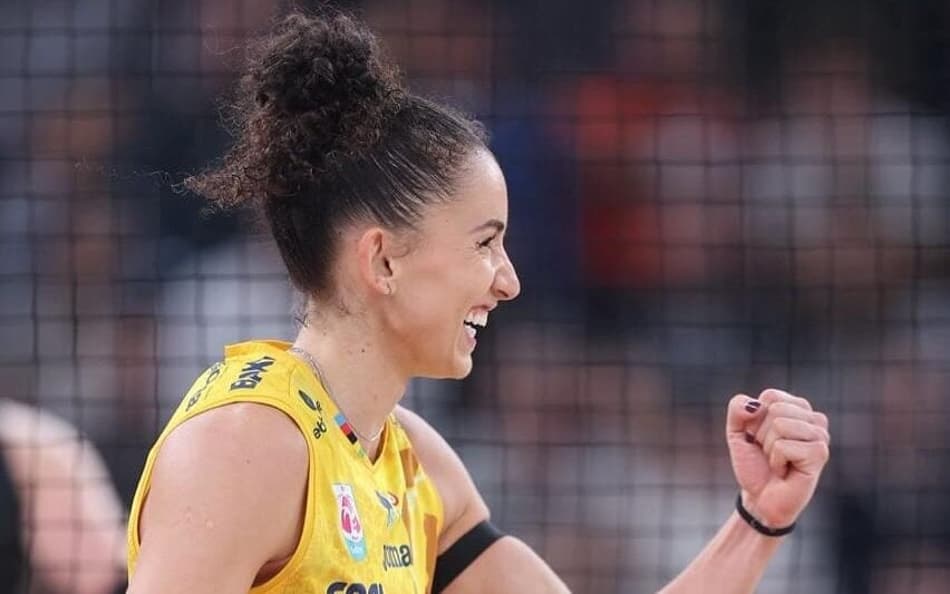 Gabi Guimarães em ação pelo Conegliano (Foto: Reprodução / Instagram)