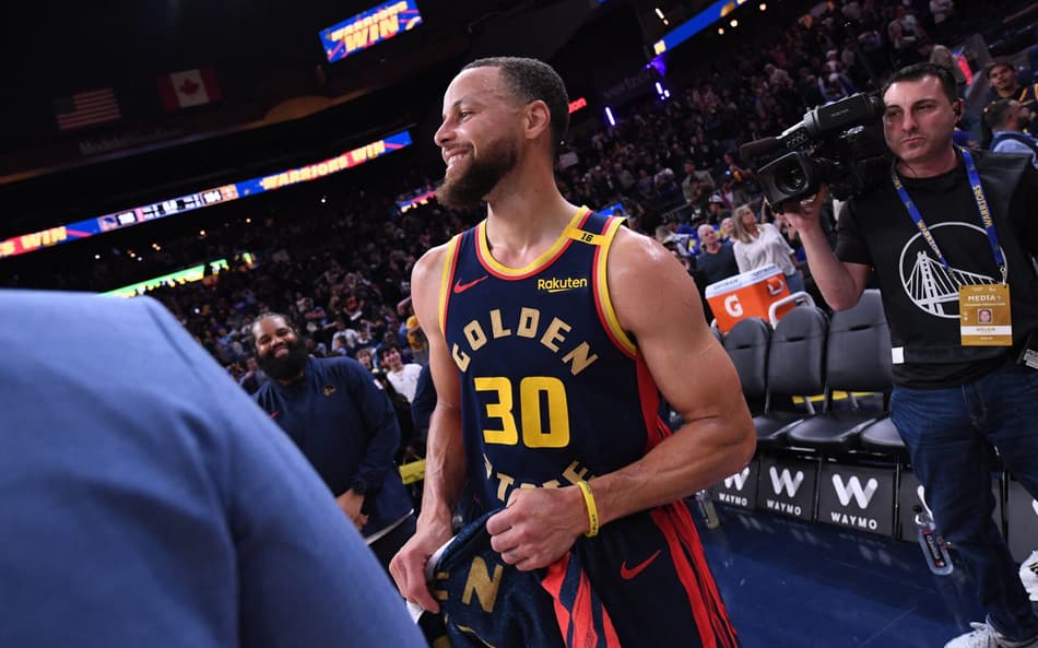 Denver Nuggets v Golden State Warriors - Stephen Curry