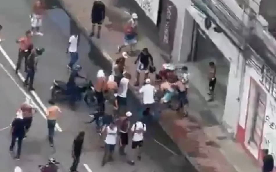 Torcedor sofre violência sexual em briga de torcidas de Santa Cruz e Sport