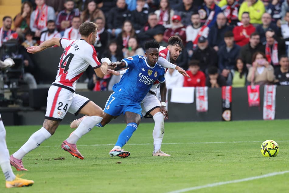 Vini Jr no duelo entre Real Madrid e Rayo Vallecano (Foto: Thomas Coex/AFP)
