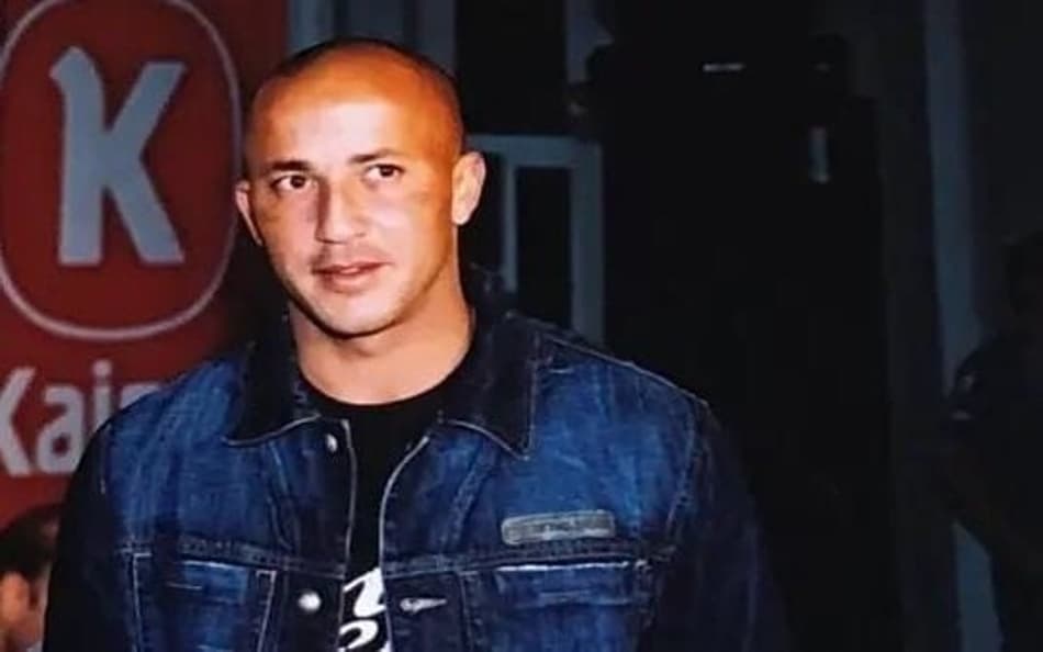 Atlético-MG 6 x 1 Flamengo no Brasileirão 2004; atropelo após expulsão de Júnior Baiano