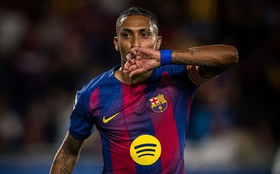 Raphinha é um dos favoritos pelo prêmio (Foto: Divulgação/FC Barcelona)