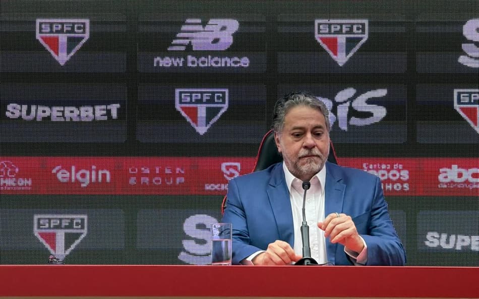 Conselheiros do São Paulo farão abaixo-assinado pedindo renúncia de Casares