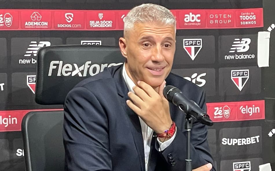 Hernán Crespo em coletiva do São Paulo