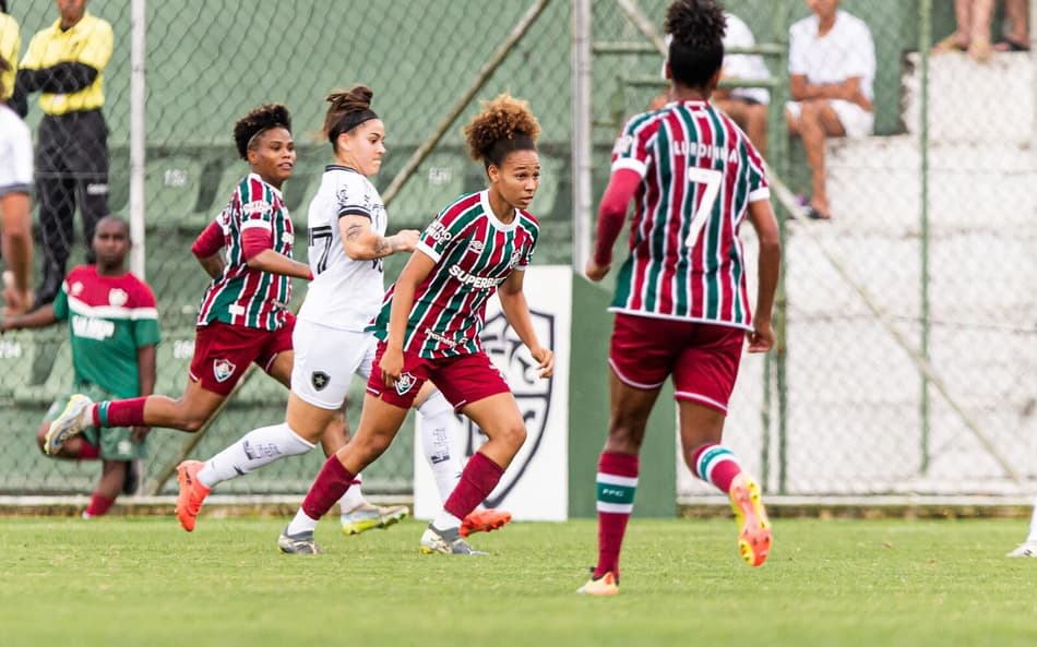 Adrielly durante clássico entre Fluminense e Botafogo. (Foto: MARINA GARCIA / FLUMINENSE F.C.)