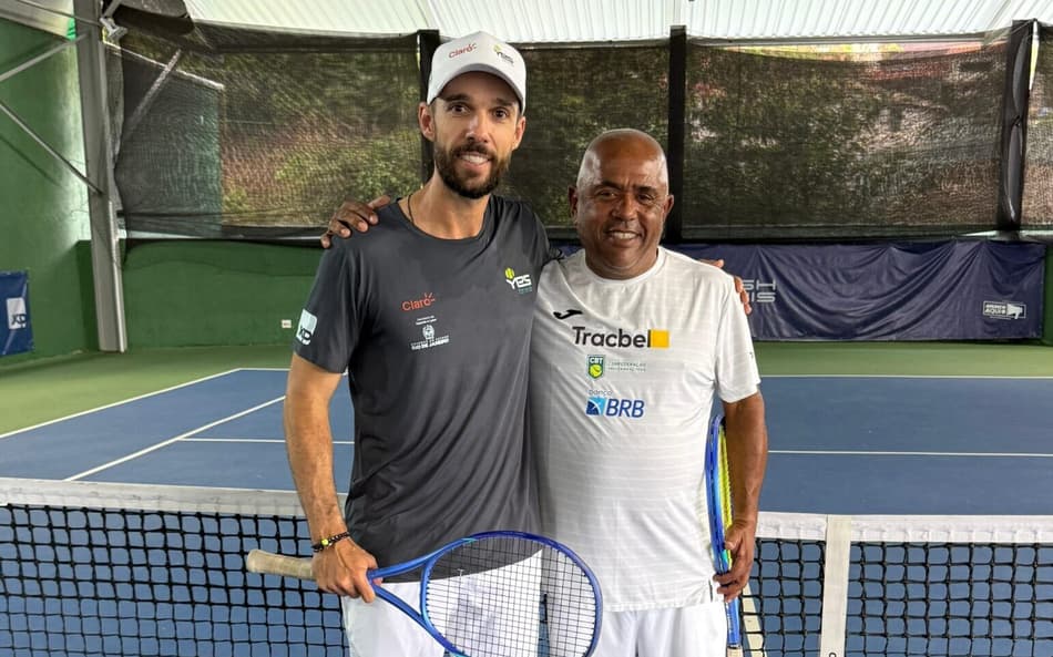 Guilherme Teixeira, técnico de João Fonseca, e Léo Butija (Arquivo pessoal)