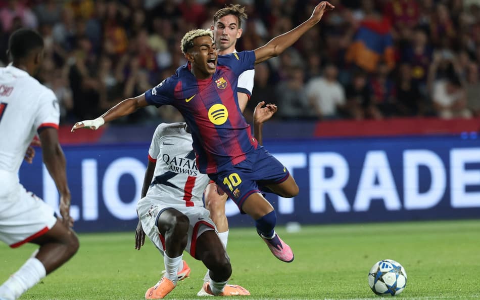 Yamal em ação pelo Barcelona contra o PSG, na Champions League