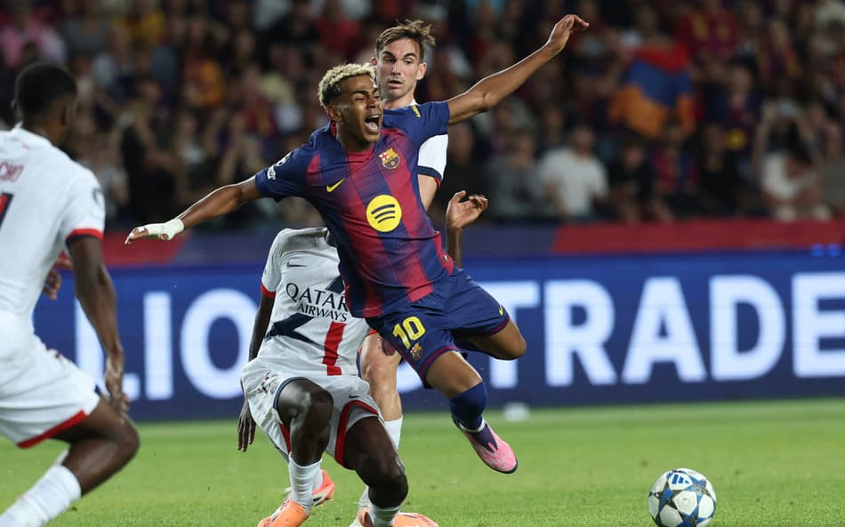 Yamal em ação pelo Barcelona contra o PSG, na Champions League