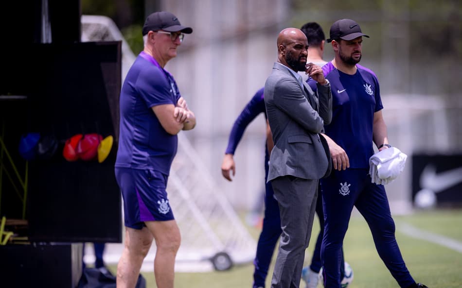 Dorival Jr e Fabinho Soldado foram denunciados (Foto: Rodrigo Coca/Agência Corinthians)