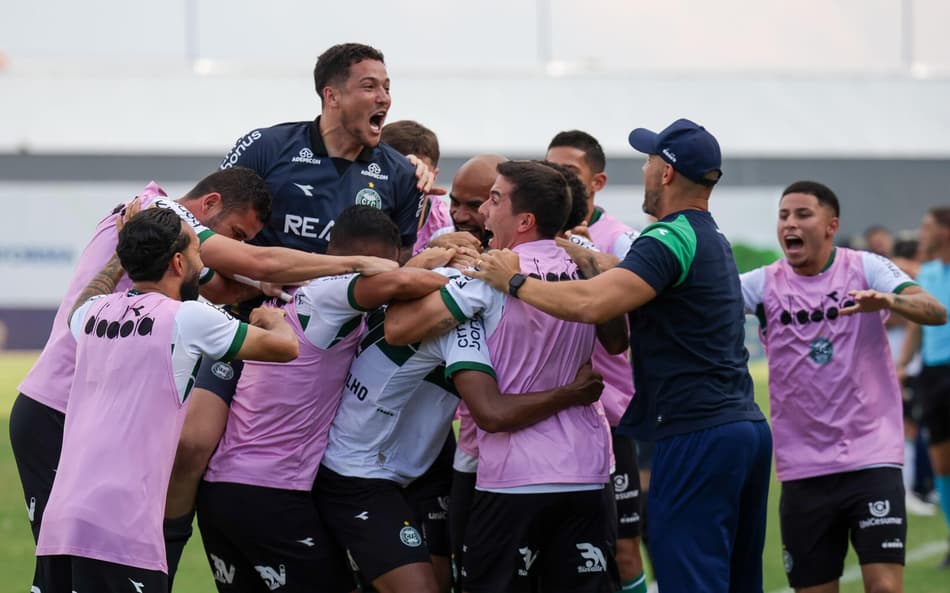 Coritiba é campeão da Série B e Remo volta à elite após 31 anos; veja quem subiu e quem caiu