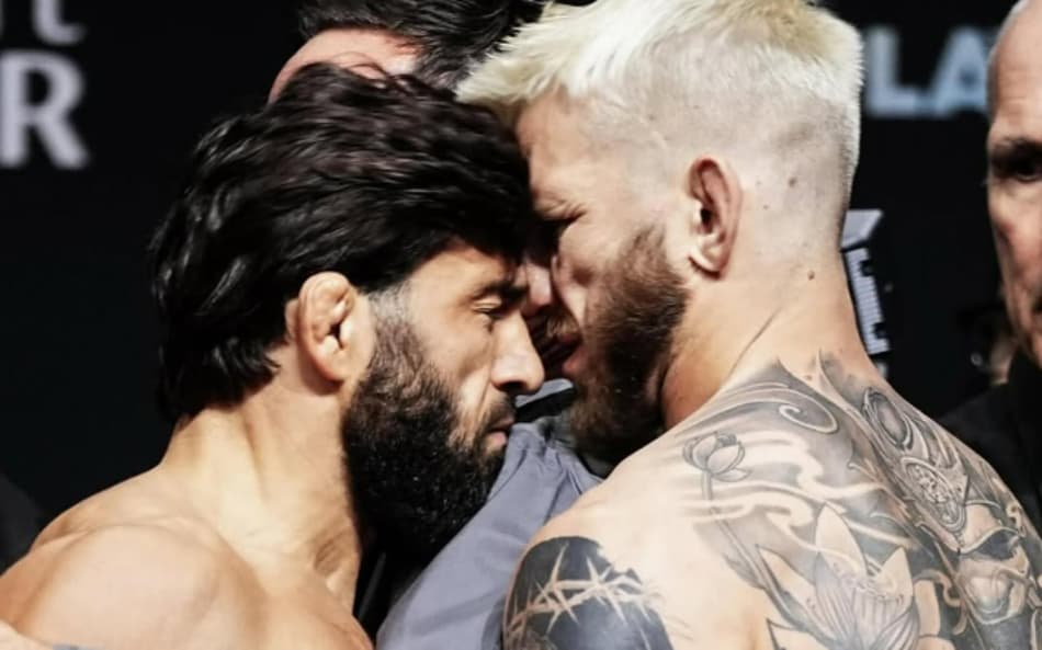 Arman Tsarukyan dá cabeçada em Dan Hooker no UFC Qatar (Foto: Reprodução/Instagram: @danhangman)