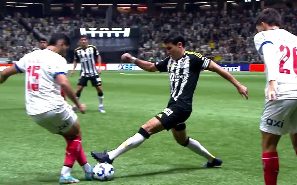 Dividida entre Junior Alonso e Michel Araújo em Atlético-MG x Bahia