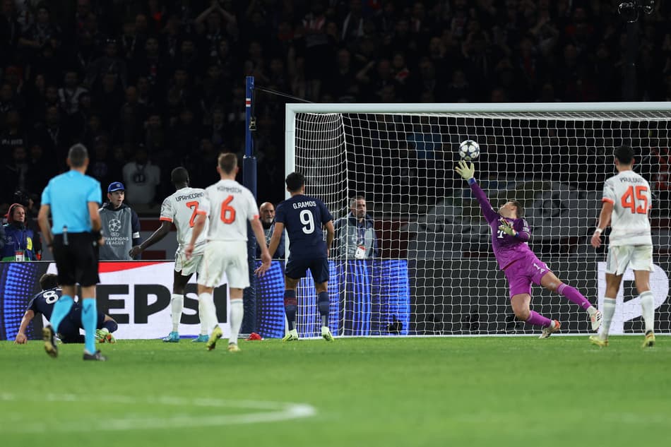 Pela Champions League, o Bayern de Munique venceu o PSG por 2 a 0 (Foto: FRANCK FIFE / AFP)