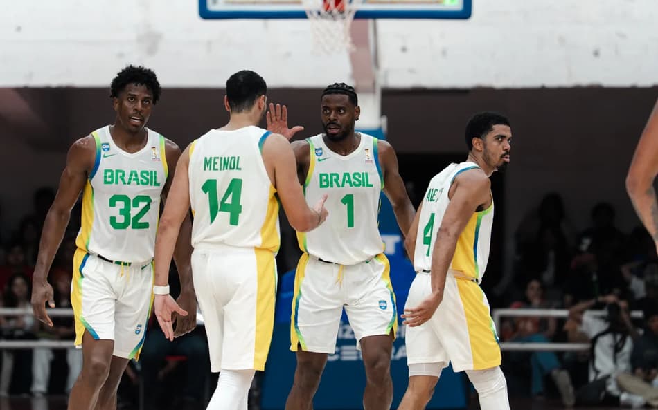 Seleção brasileira de basquete disputa eliminatórias da Copa do Mundo