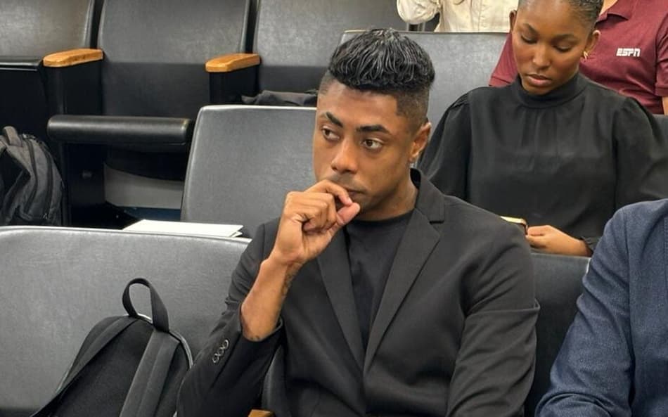 Bruno Henrique, do Flamengo, durante julgamento no STJD (Foto: Lucas Bayer/Lance!)