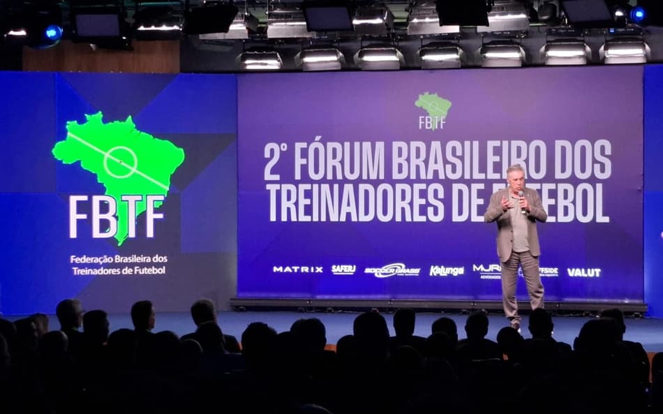 Carlo Ancelotti discursa no 2º Fórum Brasileiro de Treinadores de Futebol