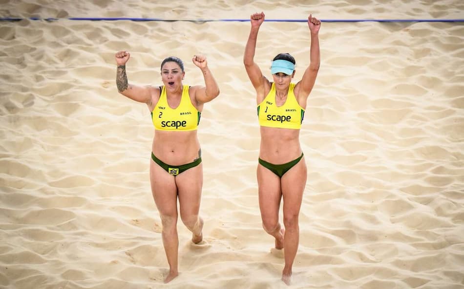 Carol e Rebecca vencem na estreia do Mundial de Vôlei de Praia (Foto: Volleyball World)