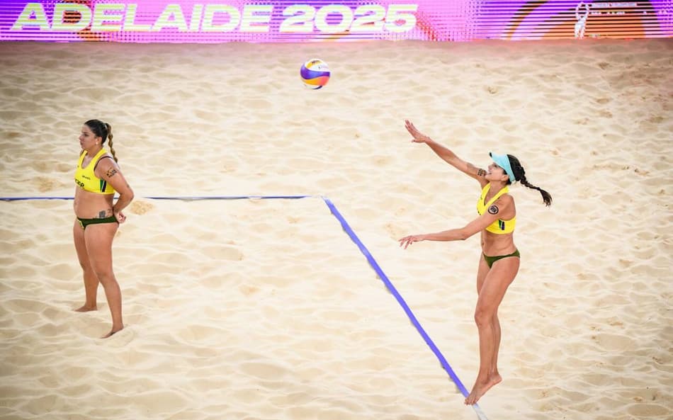 AO VIVO: Acompanhe o jogo entre Carol/Rebecca e Davidova/Khmil no Mundial de Vôlei de Praia