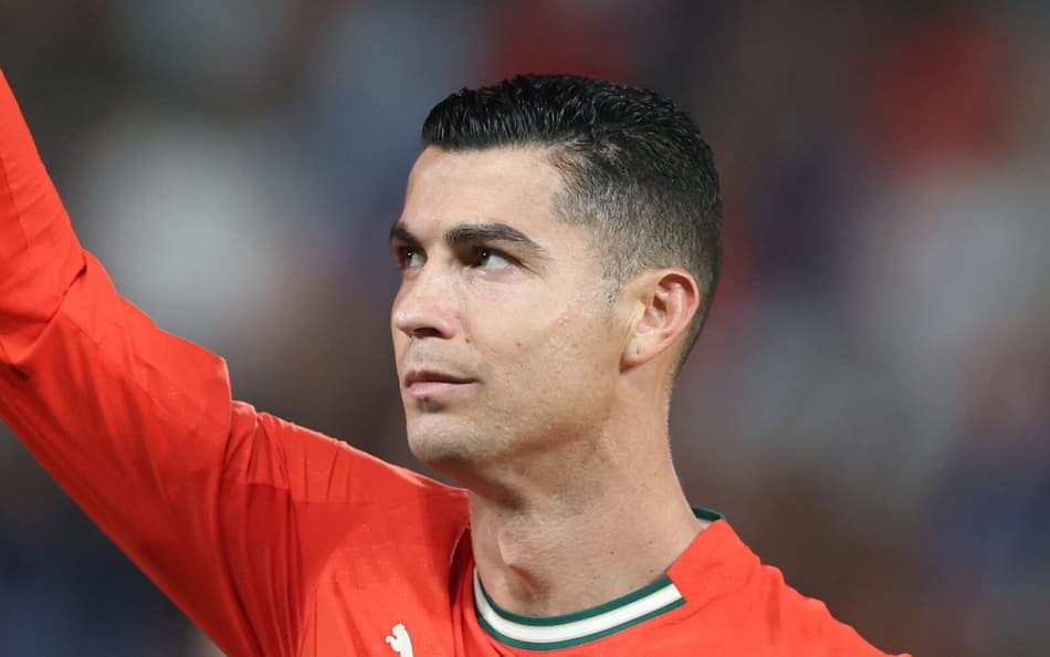 Cristiano Ronaldo no jogo de Portugal contra Hungria pelas Eliminatórias (Photo by PATRICIA DE MELO MOREIRA / AFP)