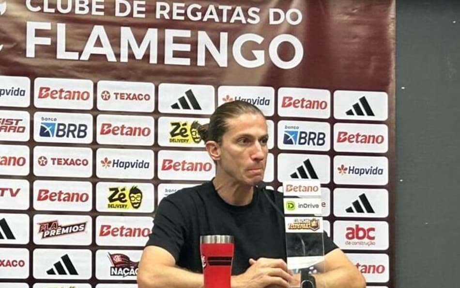 Filipe Luís após São Paulo x Flamengo (Foto: Guilherme Lesnok/Lance!)