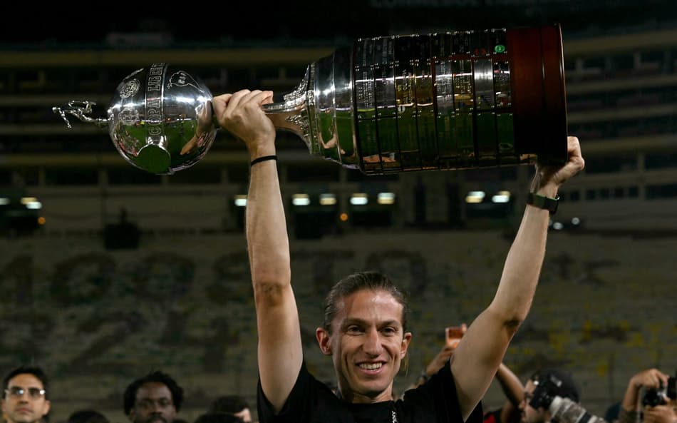 Filipe Luís conquistou mais uma Libertadores pelo Flamengo, agora como técnico