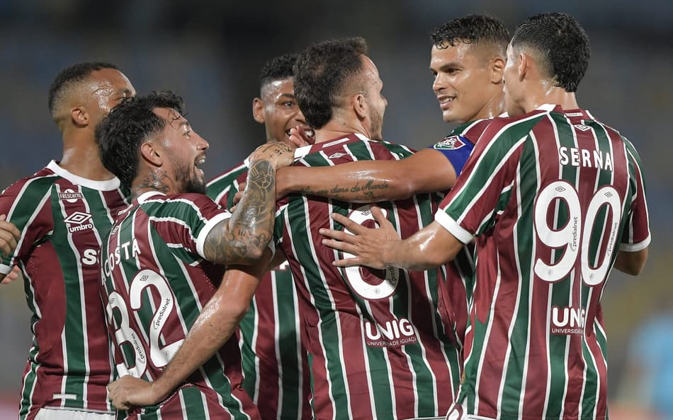 Fluminense comemora gol de Renê contra o Ceará (Foto: Thiago Ribeiro/AGIF)