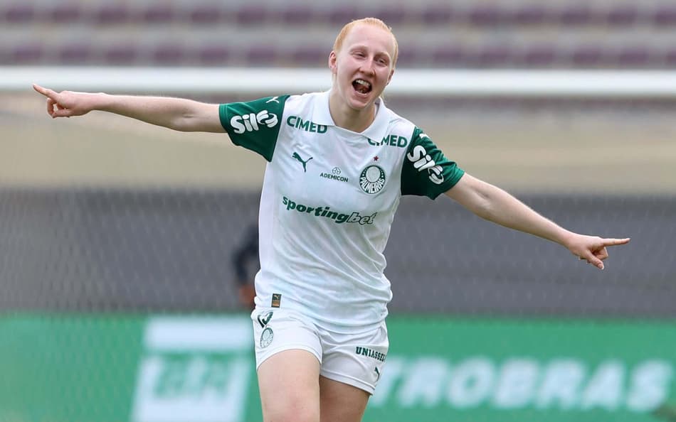 Pati Maldaner, zagueira do Palmeiras, comemora gol na semifinal do Paulistão Feminino. (Foto: Celio Messias/Agência Paulistão)
