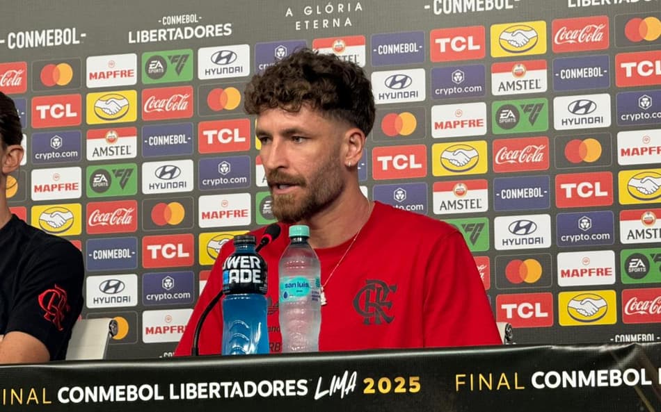 Léo Pereira antes da final da Libertadores entre Palmeiras e Flamengo (Foto: Lucas Bayer/ Lance!)