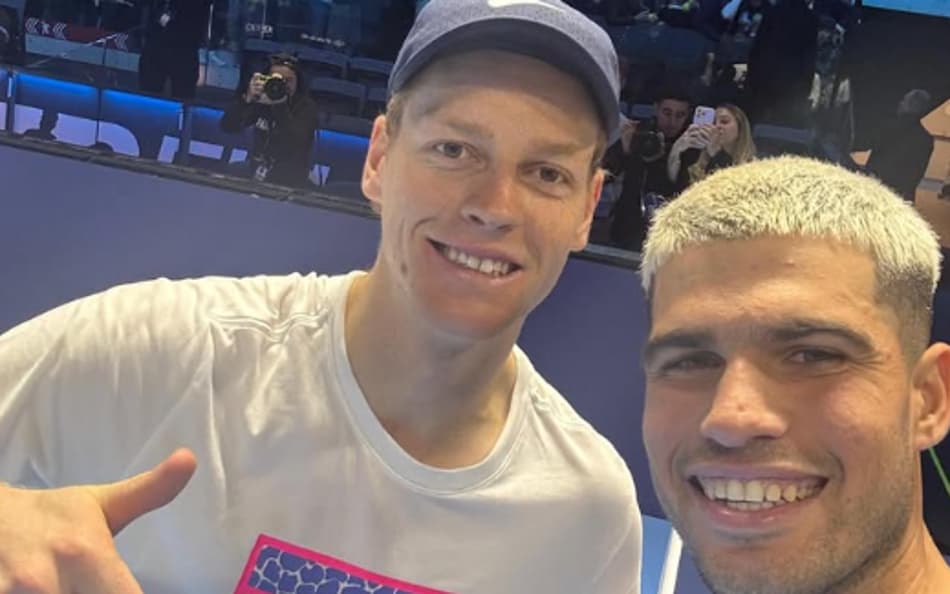 Sinner (e) e Alcaraz em treino em Turim, no ATP Finals (Reprodução)