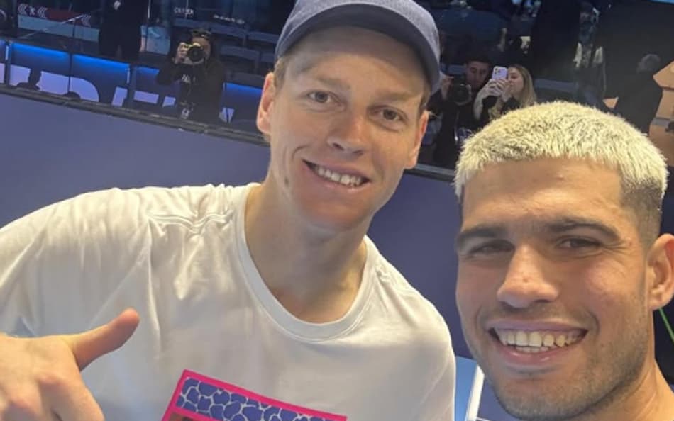 Sinner (e) e Alcaraz em treino em Turim, no ATP Finals (Reprodução)