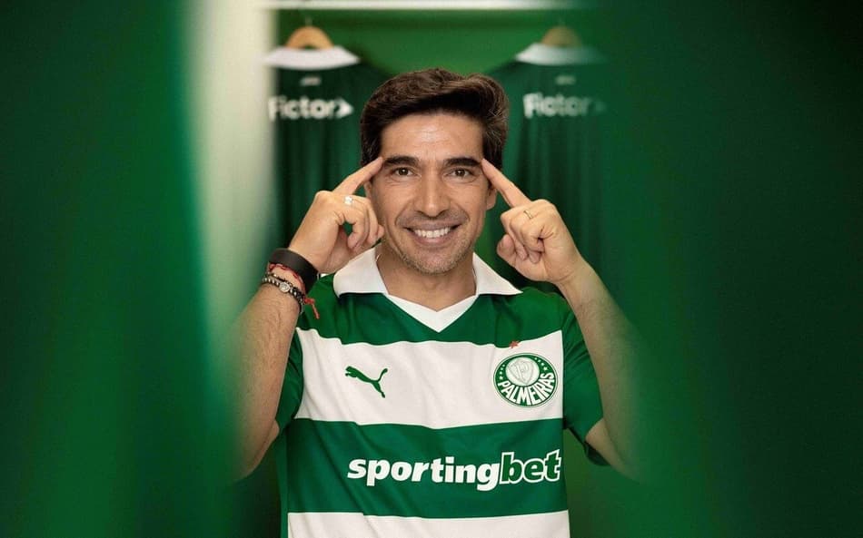 Palmeiras lança uniforme para os sócios e tem Abel Ferreira como garoto propaganda