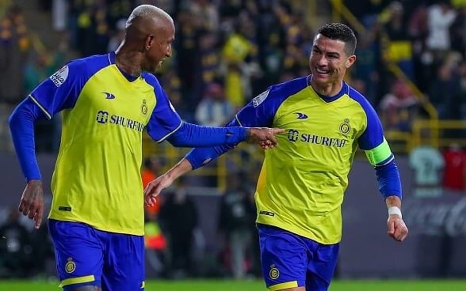 Anderson Talisca e Cristiano Ronaldo