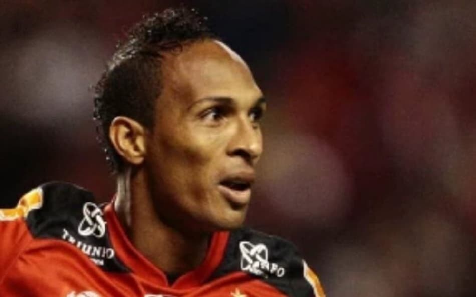 Atlético-MG 0 x 3 Flamengo no Brasileirão 2002; show de Liédson no Mineirão