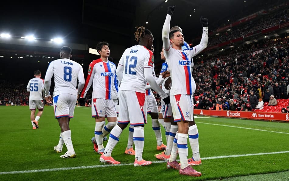 Pela Copa da Liga Inglesa, o Crystal Palace venceu o Liverpool por 3 a 0 (Foto: Paul ELLIS / AFP)