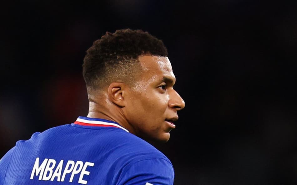 Kylian Mbappé durante goleada da França sobre a Ucrânia, por 4 a 0, pelas Eliminatórias (Foto: FRANCK FIFE / AFP)