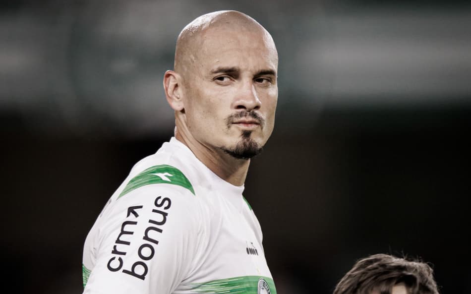 Maicon, zagueiro do Coritiba