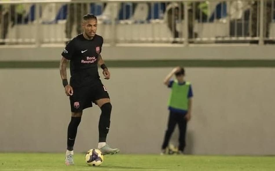 Nogueira em ação pelo Sabah, do Azerbaijão (Foto: Divulgação/Sabah)