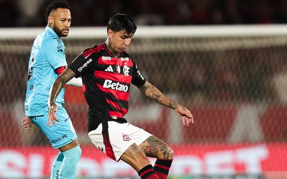 Pulgar e Neymar disputam bola em Flamengo x Santos (Foto: Gilvan de Souza / Flamengo)
